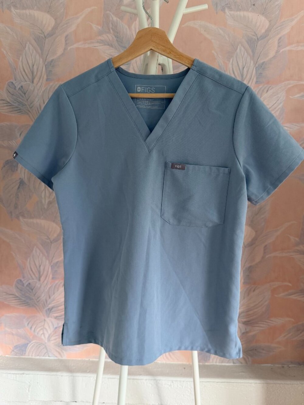 FIGS Technical Collection V-Neck Scrub Top Light Blue Sz S